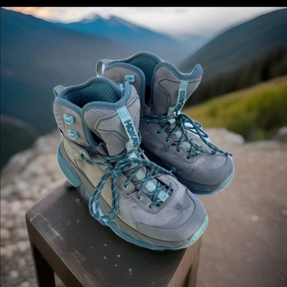 Women’s Gray And Teal HOKA One One Kaha GTX Hiking Boots Size 7 DAMAGED